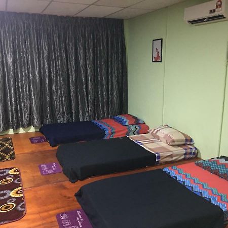 11 Pensione Malacca Exterior photo